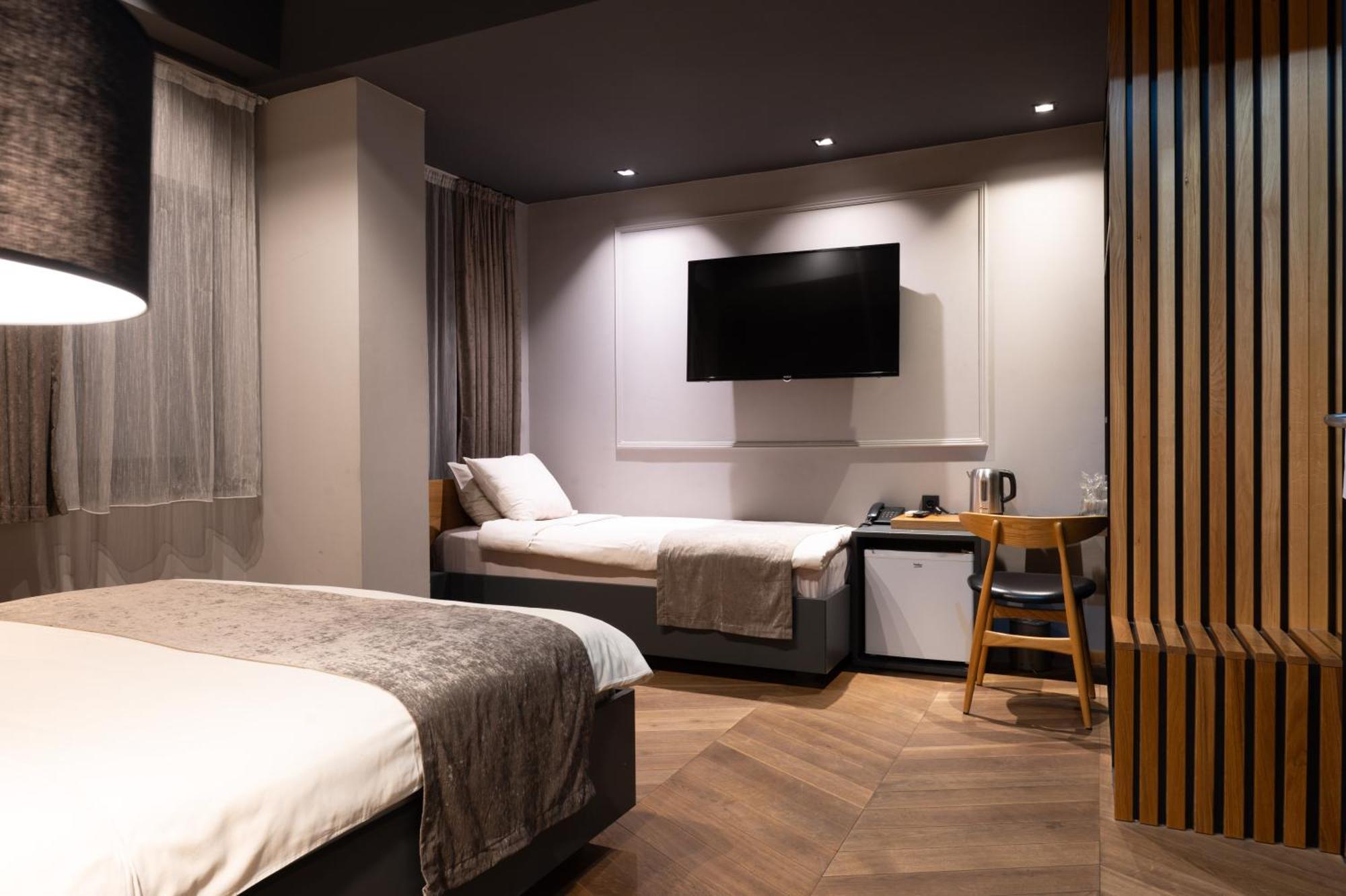 Hotel London B&B Σκόπια Εξωτερικό φωτογραφία